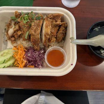 Thai Cottage Bistro - Kao Mun Gai Tod - Thai Near Me - Rockville, Maryland
