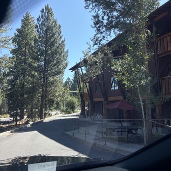 Gravity Haus Truckee Tahoe - Side - Hotels Near Me - Truckee, California Gravity Haus Truckee Tahoe - Side - Hotels Near Me - Truckee, California