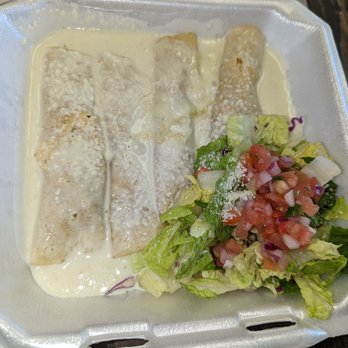 El Pollo Ranchero - Enchiladas Blancas - Mexican Near Me - West Des Moines, Iowa El Pollo Ranchero - Enchiladas Blancas - Mexican Near Me - West Des Moines, Iowa