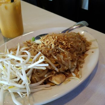 Bangkok Republik - Pad Thai lunch portion - Thai Near Me - Johnston, Rhode Island