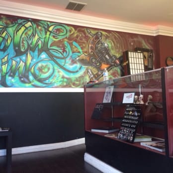 So Cal Ink - Inside!!! - Piercing Near Me - Glendale, California So Cal Ink - Inside!!! - Piercing Near Me - Glendale, California