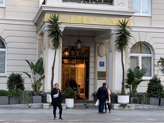 Hotel Carlton by null