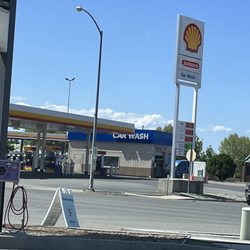 Jackson's Shell Station - Gas station