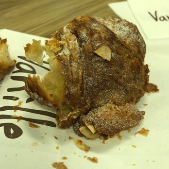 Vanille Patisserie - Dense and dry. Not butter and flaky but hard and dense. - Desserts Near Me - Chicago, Illinois