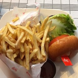 RBG Grill - Burger with skinny fries