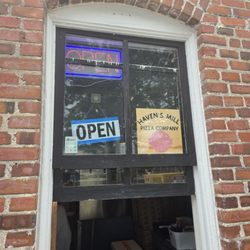 Haven's Mill Pizza - Store front to Haven's Mill Pizza Company where you place your order