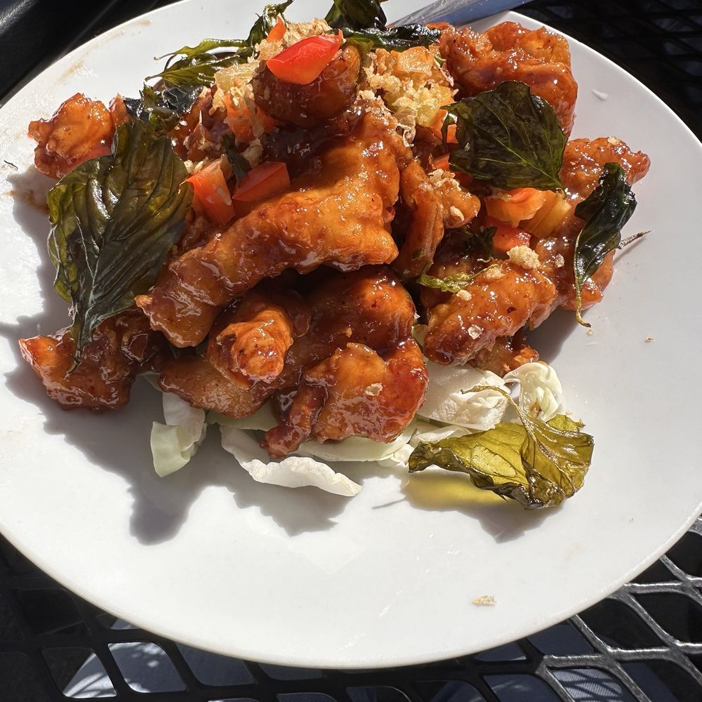 Boran Royal Thai Cuisine - Crispy Garlic Chicken - Thai Near Me - Ruston, Washington