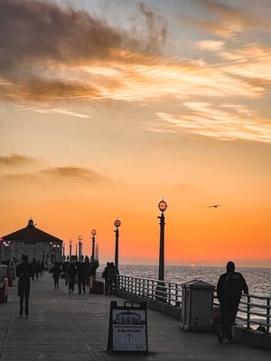 Manhattan Beach Pier by null