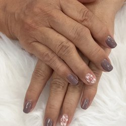 Starlight Nail & Spa - Gel manicure