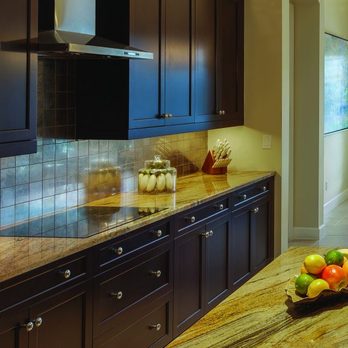 4040 Renovations - a large kitchen with a center island - General Contractors Near Me - Edmonton, Alberta 4040 Renovations - a large kitchen with a center island - General Contractors Near Me - Edmonton, Alberta