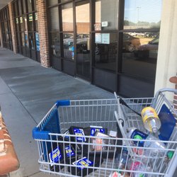 Smith Jacqueline B DDS - This was the cart filled with trash , blocking the way to their front door that I mentioned in my review.