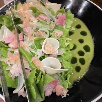 Senia - Farmers Market Salad - Cocktail Bars Near Me - Honolulu, Hawaii Senia - Farmers Market Salad - Cocktail Bars Near Me - Honolulu, Hawaii