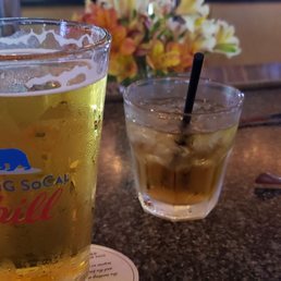 Cold bud light and Jack on the rocks, oh yeah! Cold bud light and Jack on the rocks, oh yeah!