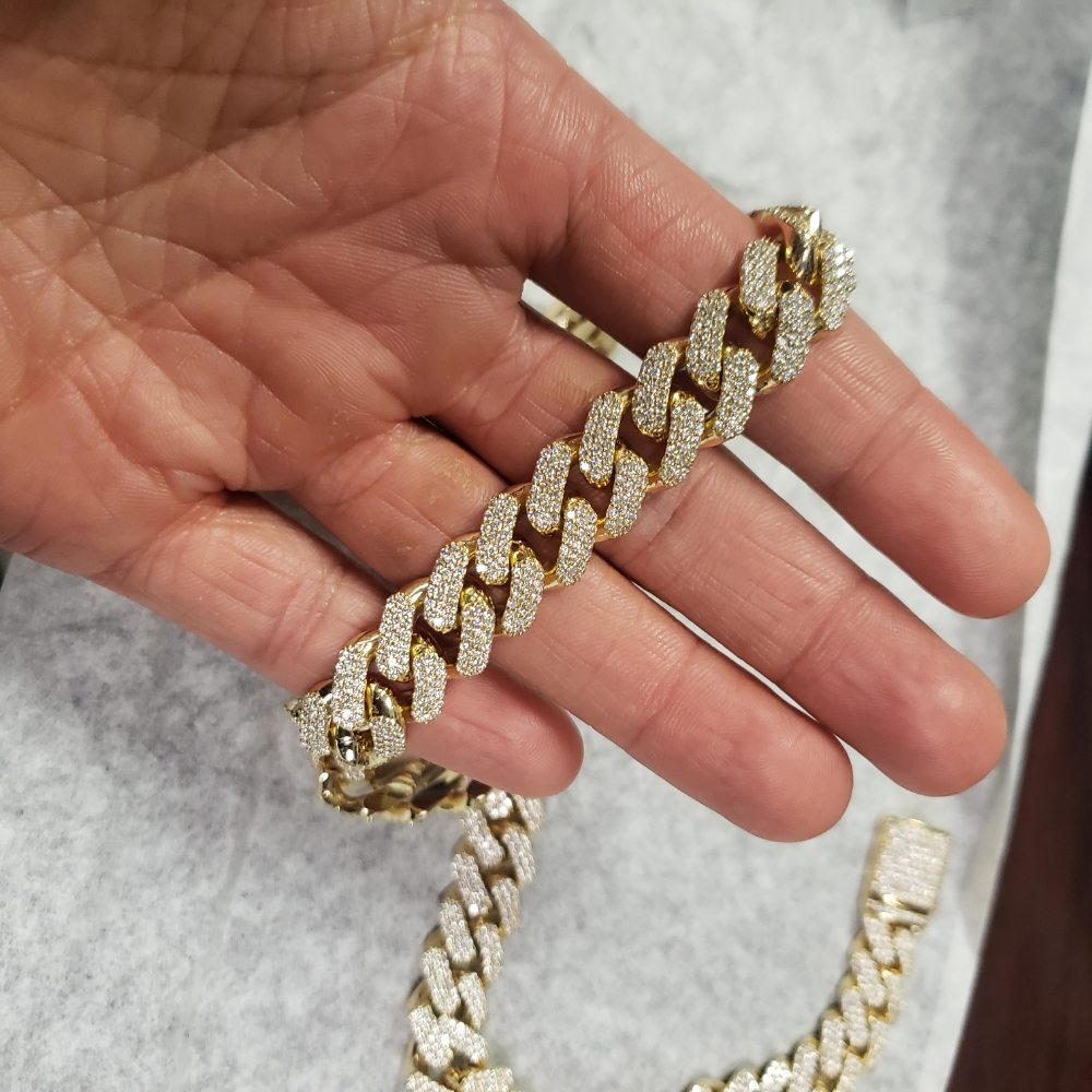 JB DIAMONDS & FINE JEWELRY Updated August 2024 35 Photos & 40