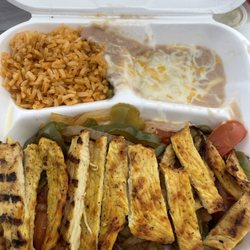Taqueria Los Tres Hermanos - Chicken fajita