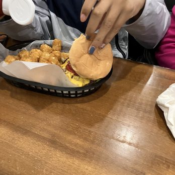 Barley & Burger - Cheeseburger Kids Meal - Beer Bar Near Me - Rocky Mount, North Carolina