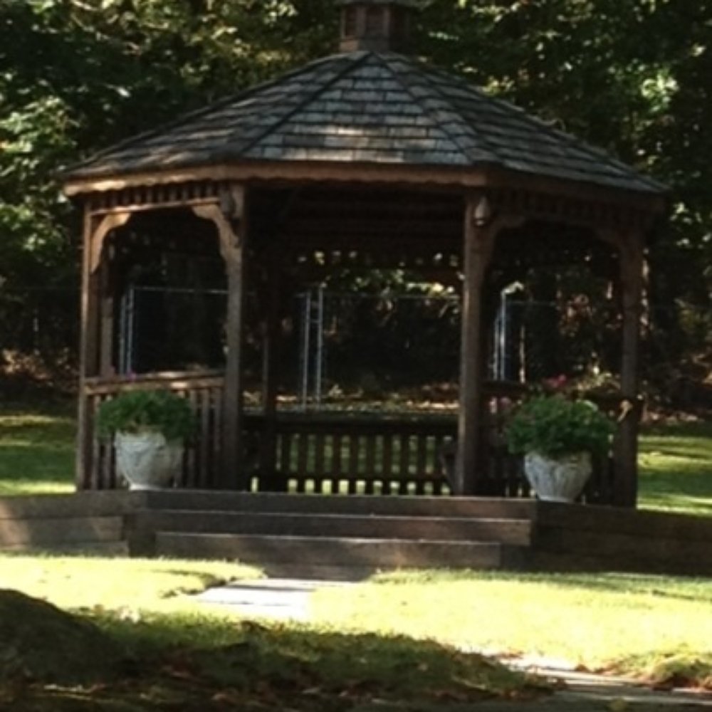 Tuxedo Motel - Gazebo - Hotels Near Me - Southfields, New York Tuxedo Motel - Gazebo - Hotels Near Me - Southfields, New York