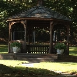 Tuxedo Motel - Gazebo