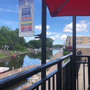 Buddyz Pizza - Pizza Near Me - Mchenry, Illinois