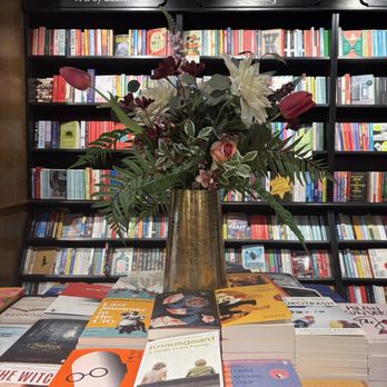 Hatchards - Bookstores Near Me - London, XGL