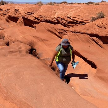 Ken's Tours Lower Antelope Canyon - MELANI , the one who kicked us to our tour session . - Tours Near Me - Page, Arizona