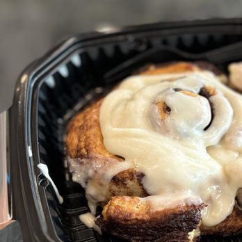 Pucketts - BNA Terminal D - Skillet Cinnamon Bun - Barbeque Near Me - Nashville, Tennessee Pucketts - BNA Terminal D - Skillet Cinnamon Bun - Barbeque Near Me - Nashville, Tennessee