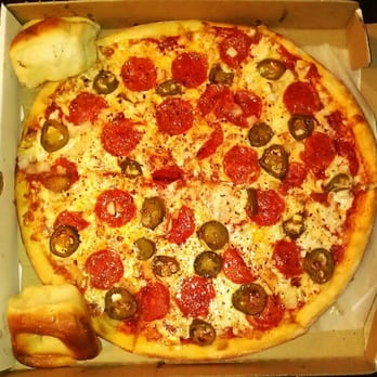 Sal's Pizza - Sal's medium pepperoni, onion, jalapeno, extra cheese. - Pizza Near Me - Cedarburg, Wisconsin