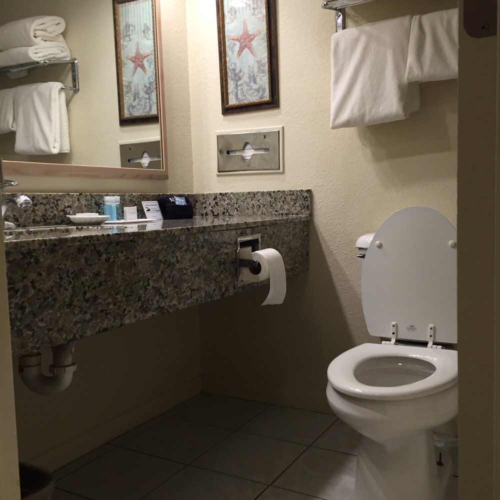 Surf Side Hotel - Bathroom - Hotels Near Me - Nags Head, North Carolina