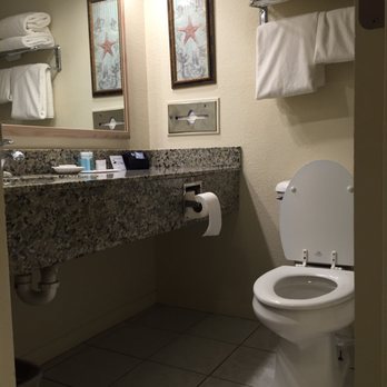 Surf Side Hotel - Bathroom - Hotels Near Me - Nags Head, North Carolina