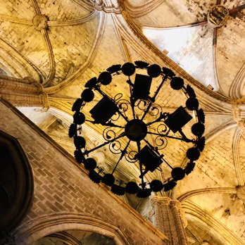Catedral de Barcelona - Inside! - Landmarks & Historical Buildings Near Me - Barcelona, B Catedral de Barcelona - Inside! - Landmarks & Historical Buildings Near Me - Barcelona, B