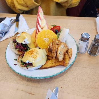 Cora Breakfast and Lunch - Poplar - Smoked meat benny - Breakfast & Brunch Near Me - Calgary, Alberta Cora Breakfast and Lunch - Poplar - Smoked meat benny - Breakfast & Brunch Near Me - Calgary, Alberta