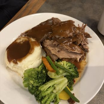 Smokey Joe’s Cafe - Pot roast with mashed potatoes - Cafes Near Me - Las Vegas, Nevada Smokey Joe’s Cafe - Pot roast with mashed potatoes - Cafes Near Me - Las Vegas, Nevada