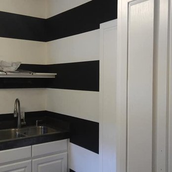 Empire Painting DFW - a black and white kitchen - Painters Near Me - Arlington, Texas Empire Painting DFW - a black and white kitchen - Painters Near Me - Arlington, Texas