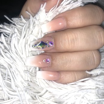 Yessy’s Nail Room - Ombré nails - Eyelash Service Near Me - Tampa, Florida
