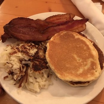 Everett's - Breakfast buffet food - American Near Me - Boyne Falls, Michigan
