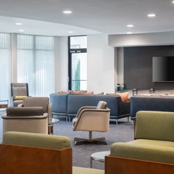 Courtyard by Marriott Providence Lincoln - Lobby Seating Area