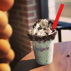 TeeJay's Sweet Tooth - Mint chocolate chip milkshake with an Oreo edible rim.