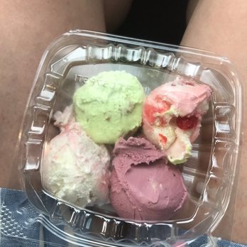 Handel's Homemade Ice Cream - 4 Scoop Sampler - Ice Cream & Frozen Yogurt Near Me - Little Elm, Texas