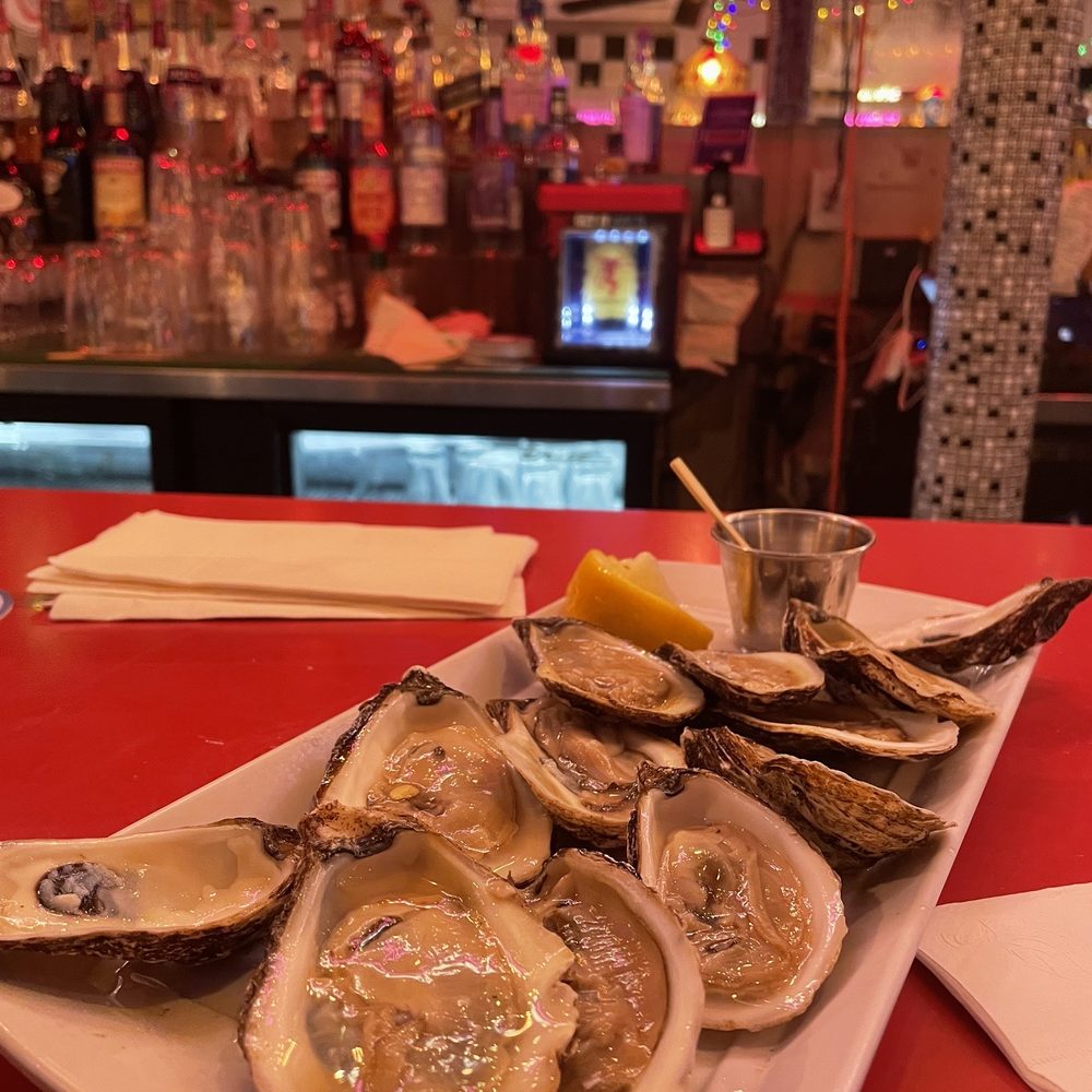 Charlie's Kitchen - Oysters - Burgers Near Me - Cambridge, Massachusetts
