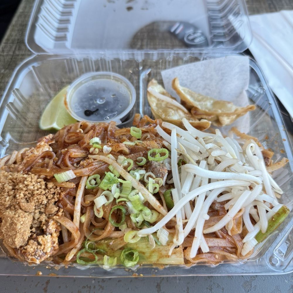 Aroi Thai - Pad Thai - Thai Near Me - Panorama City, California Aroi Thai - Pad Thai - Thai Near Me - Panorama City, California