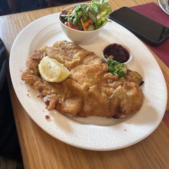 Nante Eck - Wiener schnitzel - German Near Me - Berlin, BE Nante Eck - Wiener schnitzel - German Near Me - Berlin, BE