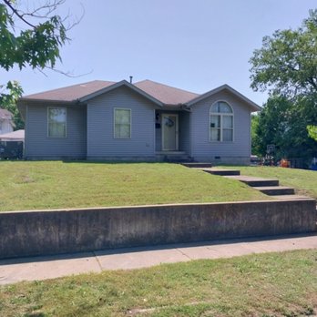 TCP Lawncare - the front of a house - Lawn Services Near Me - Joplin, Missouri TCP Lawncare - the front of a house - Lawn Services Near Me - Joplin, Missouri