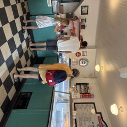 King's Homemade Ice Cream - Interior