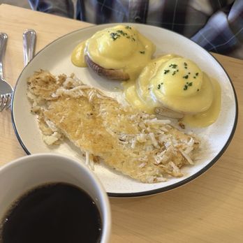 Corie's Cafe - Eggs Benedict - Breakfast & Brunch Near Me - Duvall, Washington