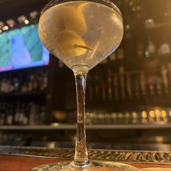 Piccadilly Pub - Pubs Near Me - Chicago, Illinois Piccadilly Pub - Pubs Near Me - Chicago, Illinois