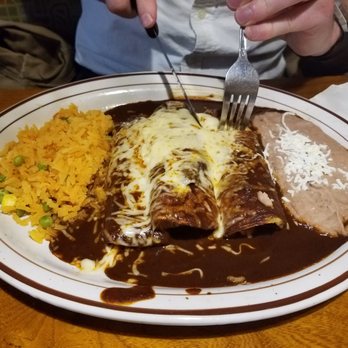 La Quebrada - Chicken mole was deeply savory and generously portioned - Mexican Near Me - Aurora, Illinois