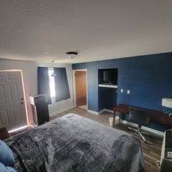 Sloans Motel - Standard room. Paid 250 a week or 950 a month.