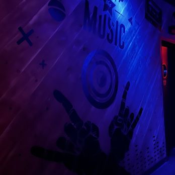 PlugIN Karaoke - Karaoke Near Me - Hallandale Beach, Florida