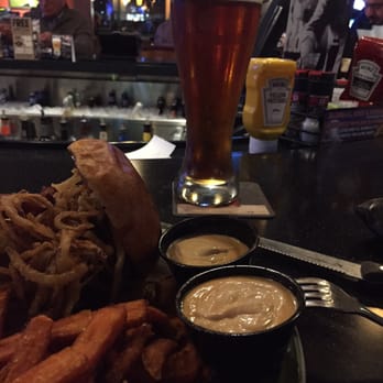 Applebee's Grill + Bar - Nice quiet dinner at the bar! - American Near Me - Streetsboro, Ohio