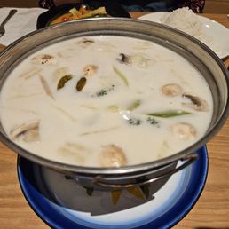 Tom kha soup large Tom kha soup large